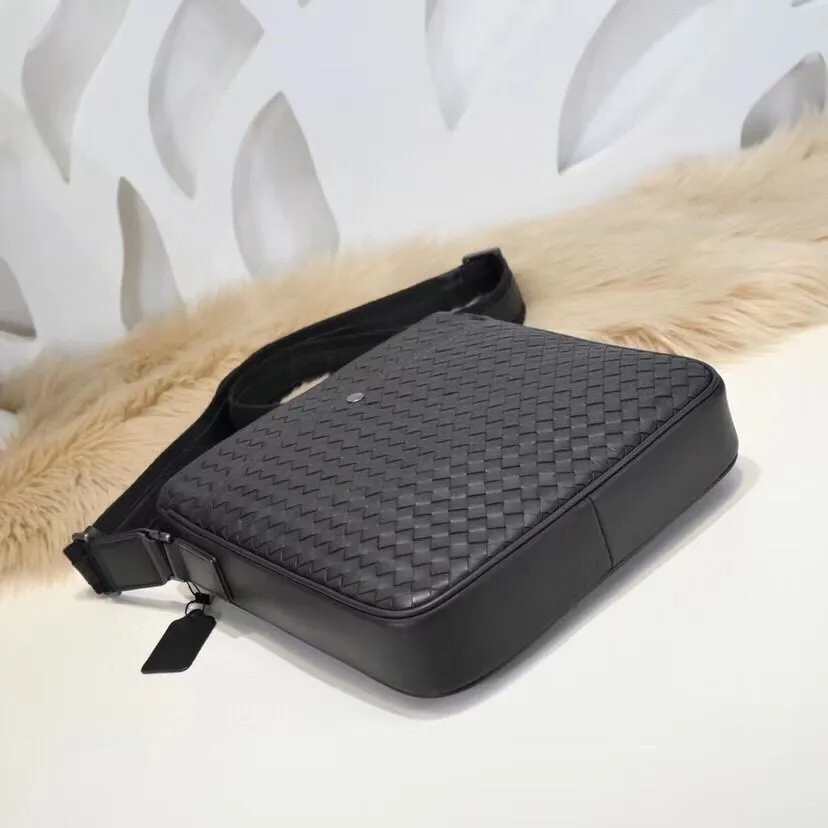 All categories 💚 Top version men’s bags 💚 BV 2024 new BV crossbody bag